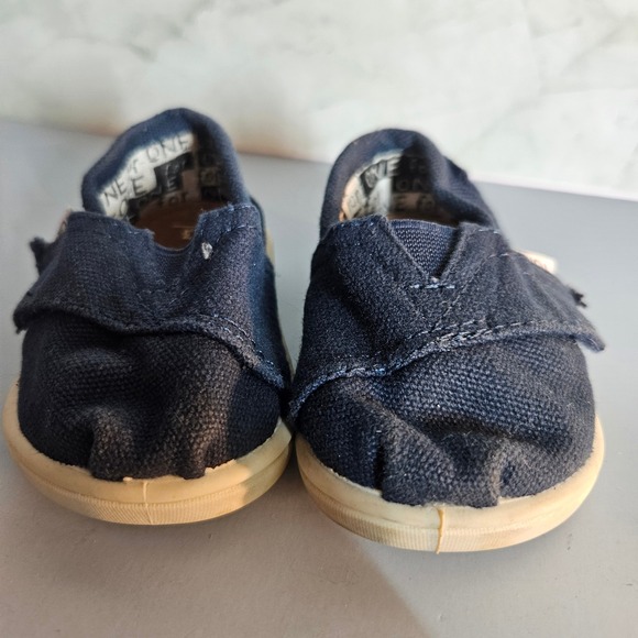 TOMS Kids Canvas Slip On Shoes Navy Blue Casual Toddler Size 3 - Picture 1 of 4